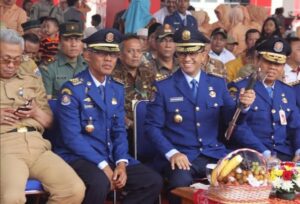 Gubernur DKI Anies Baswedan (ketiga dari kiri)_1