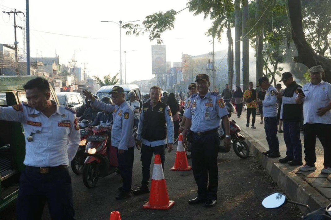 Pemkab Bogor Tertibkan Parkir Liar di Kawasan Pasar Cibinong dan Citeureup