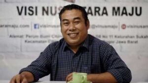 68fd0091856c2-yusfitriadi-pendiri-lembaga-studi-visi-nusantara-maju-vinus_bogor