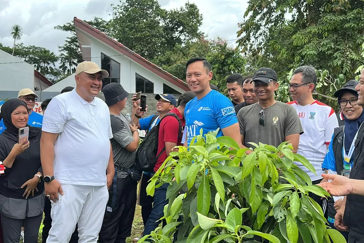 bupati bogor dan AHY