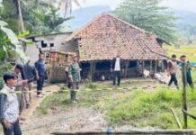 Hujan Deras Picu Pergeseran Tanah di Sukamakmur, Belasan Rumah Ambruk.