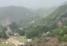 Te Araroa, New Zealand-Banjir dan Longsor Menyebabkan Kerusakan Luas, Warga Terjebak di Atap Rumah