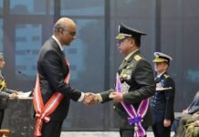 Perkuat Hubungan Pertahanan Keamanan, Panglima TNI Diganjar Penghargaan dari Singapura