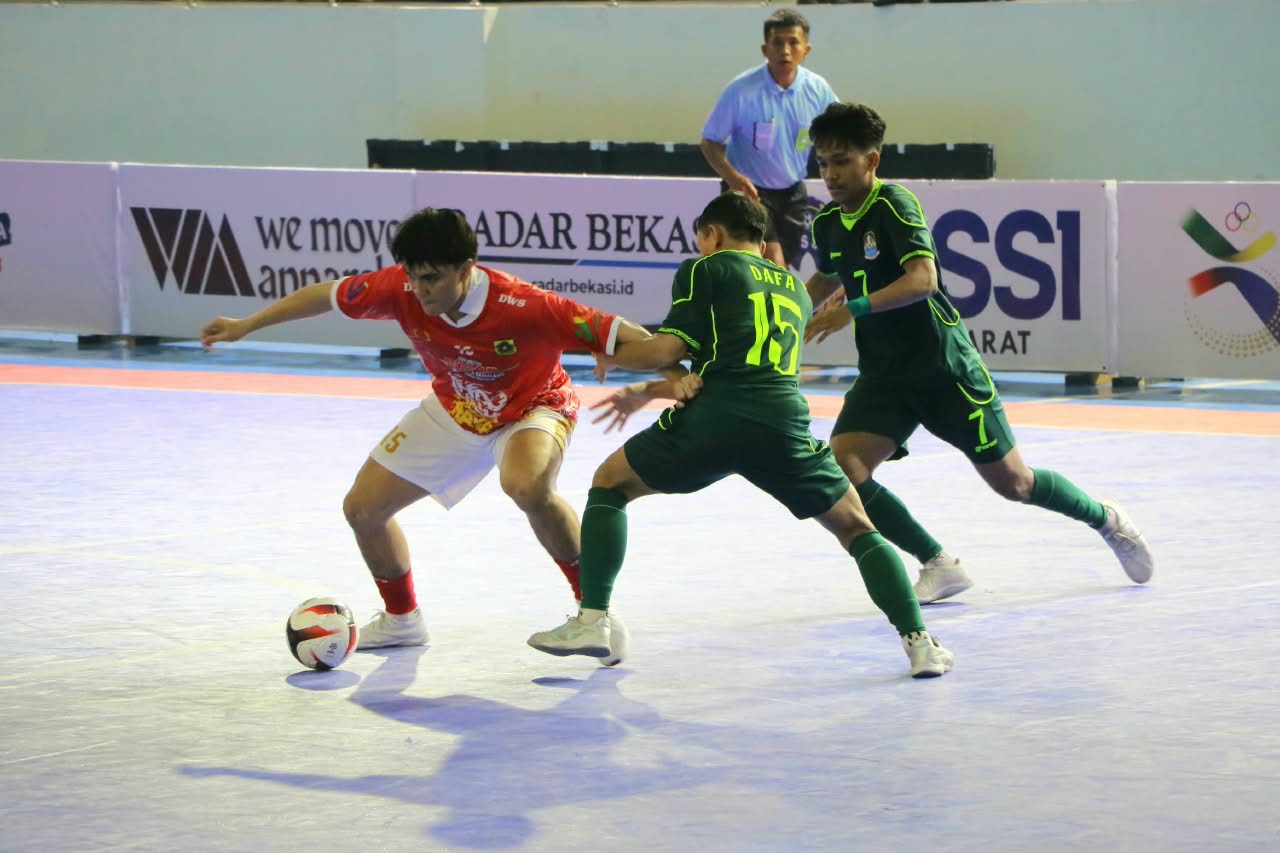 Pertandingan perdana Kontingen Kabupaten Bogor Tim Futsal Putra di GOR Bang Yan, Kota Bekasi. Rabu (28/10/2026). Tim Futsal Putra berhasil menaham imbang dengan skor alhir 0 : 0. Foto : Humas Kontingen.